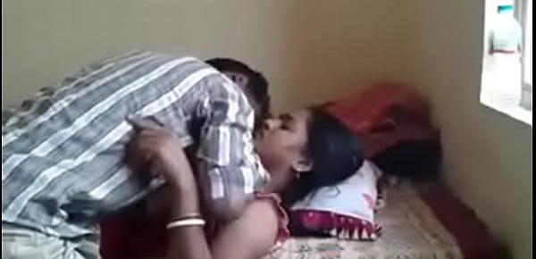  Desi-sex-videos-village-bhabhi-with-tenant 1509267154747